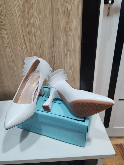 Продаются женская обувь