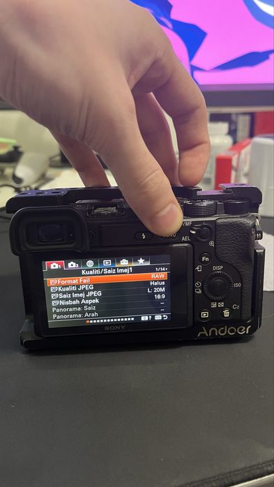 Sony a6400 с клеткой от andoer