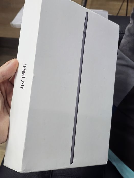 Продаю планшет I pad air 3 поколение
