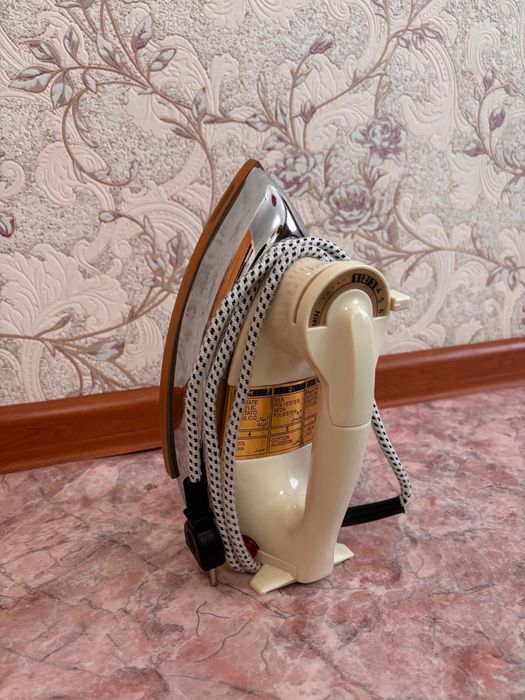 Белый утюг очень качественный
