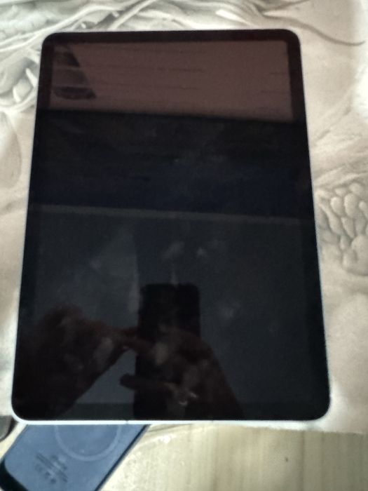 Ipad air m3 чип с забравен icloud.