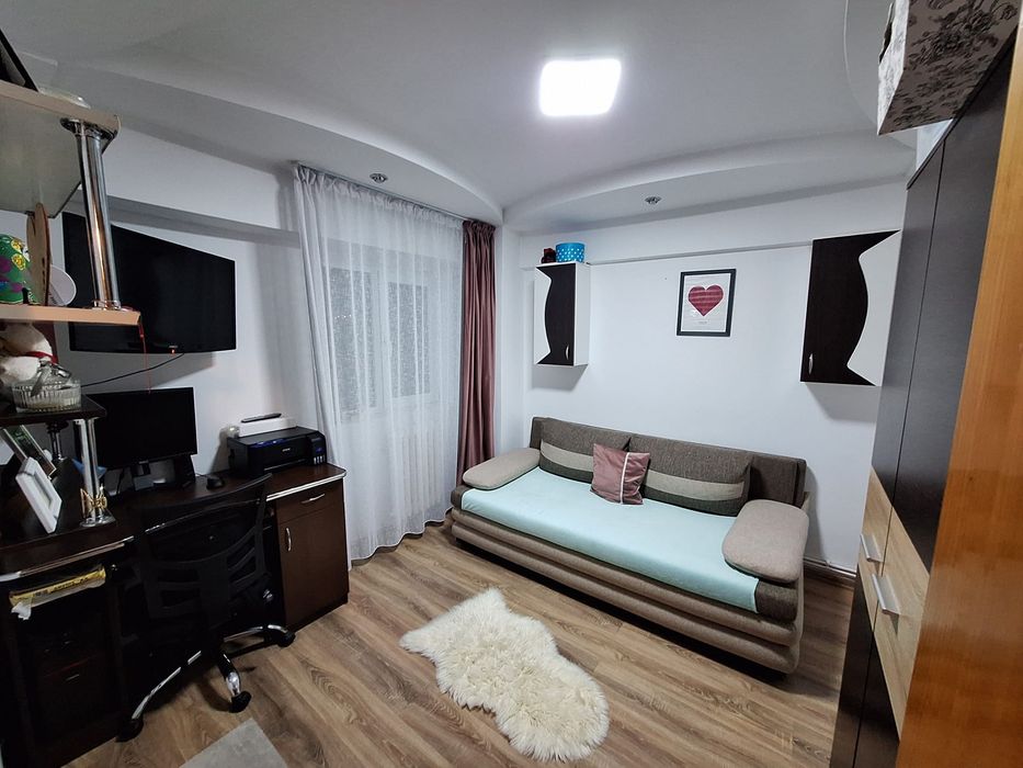 Apartament cu 3 camere