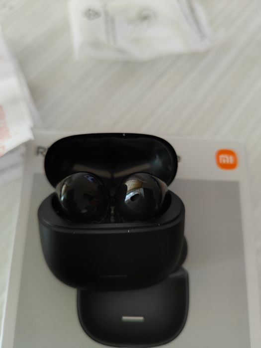 Redmi buds 8 active
