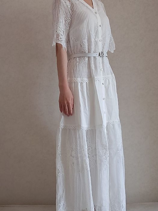 Ақ көйлек сатылады