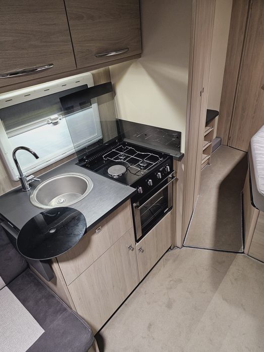 Caravelair Antares 480 – 2018 | Duș separat | Stare excelenta