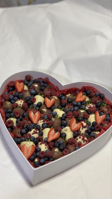 Клубника шоколад. Qulupnay shokolad. Подарки