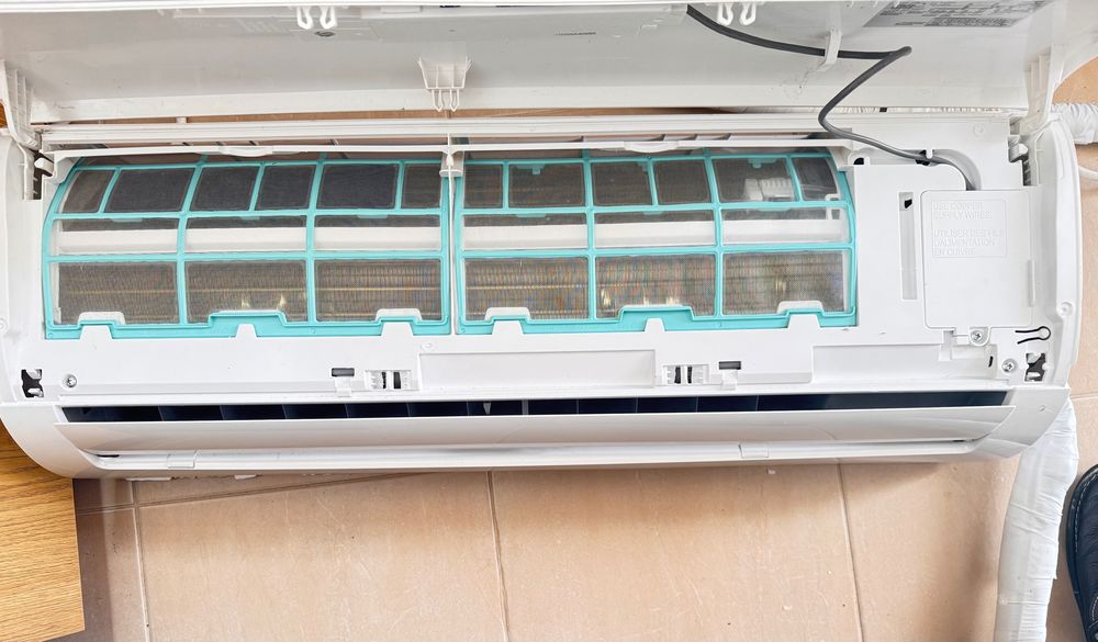 Продавам Климатик Auratsu (Midea) 12000BTU