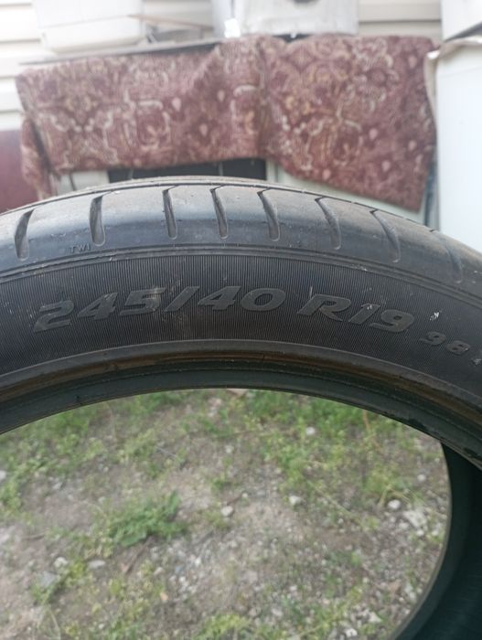 Продам шины  размер 245 . 40. R 19
