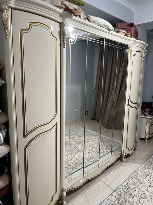 Спальный гарнитур