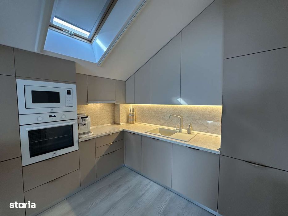 Apartament premium 3 camere PRIMA INCHIRIERE cu terasă, anexe, parcare