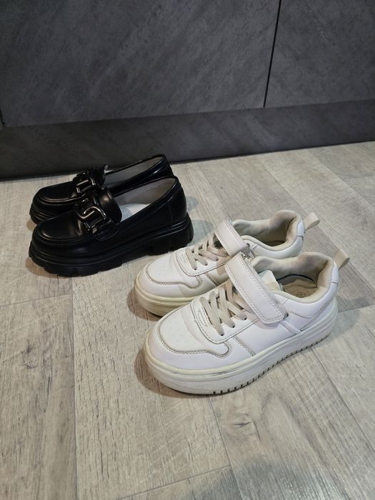 Продам детскую обувь