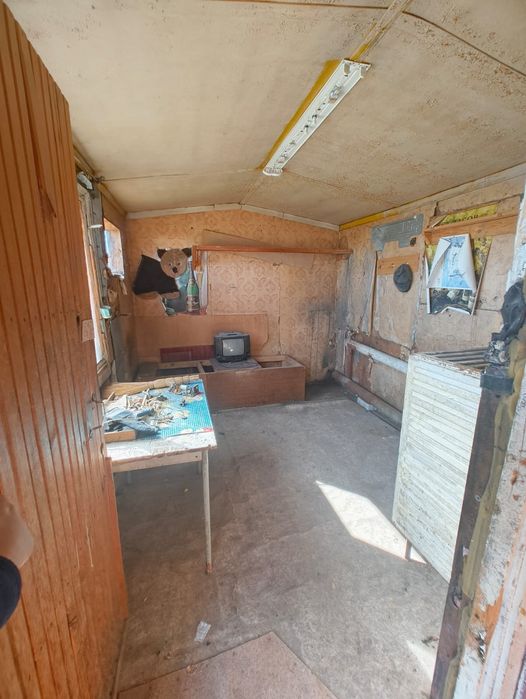 Продам жилой вагон 3м*9м