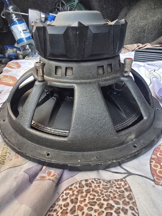 Продам динамик Kicker