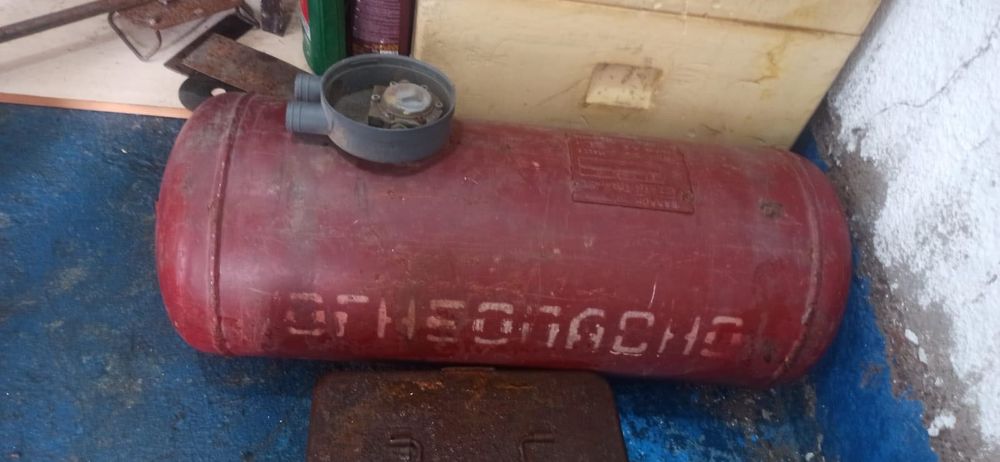Газовый бак для легкового автомобиля