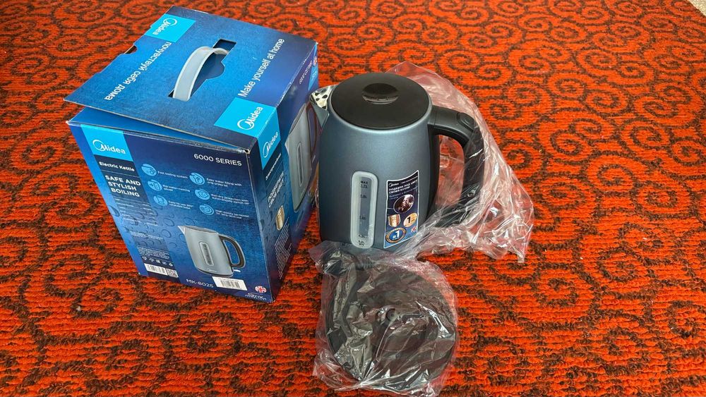 Электрочайник Midea