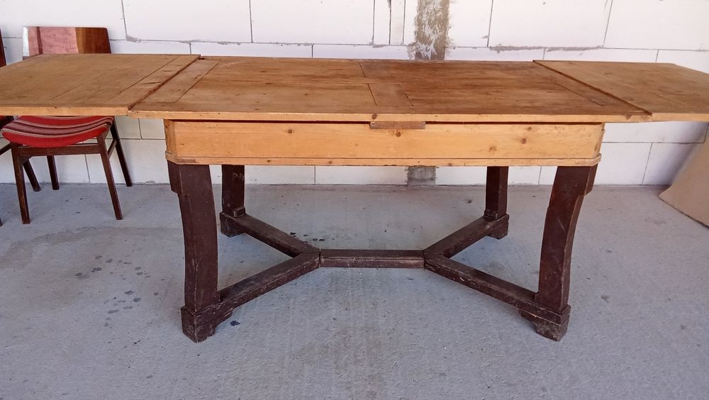 Vând masa din lemn  masiv