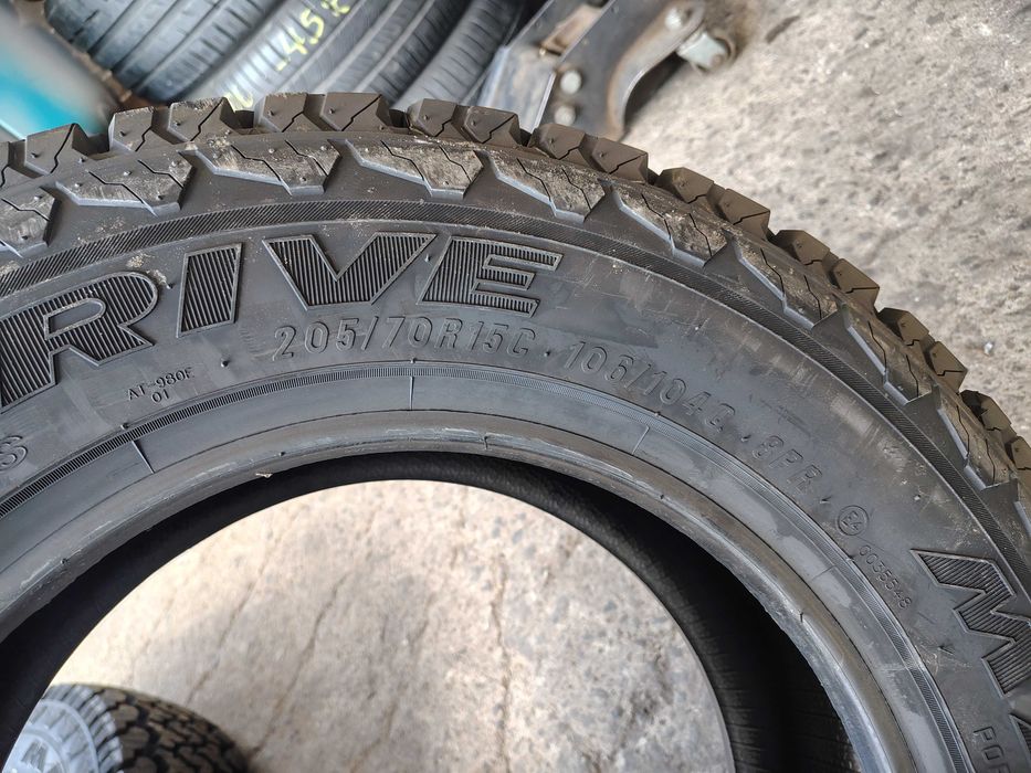 4бр нови всесезонни Maxxis 205 70 15