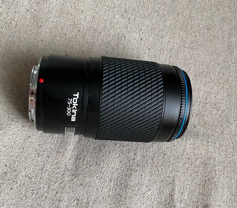 Tokina AF 75 300mm f 4.5 5.6 obiectiv zoom Minolta A compatibil Sony A