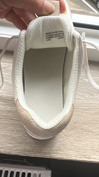 Adidasi