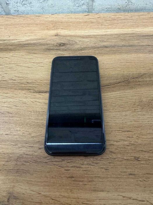 iPhone 11 черный