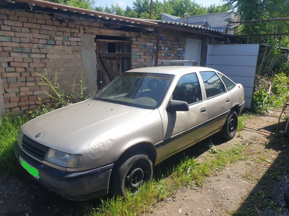 Опель ветра 1 .8 1991 хэчбэк