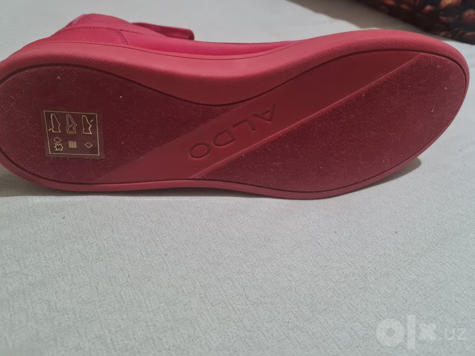 Продам кроссовки ALDO ORIGINAL