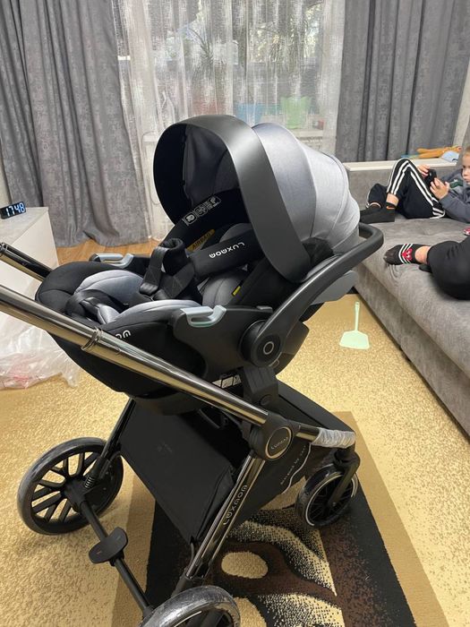 Продам коляску 3в1 lux mom