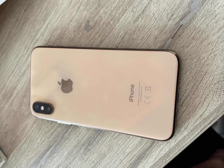 Iphone xs 64gb ca nou lam folosit cateva zile.