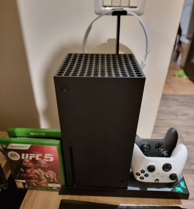 XBOX Series X + extras