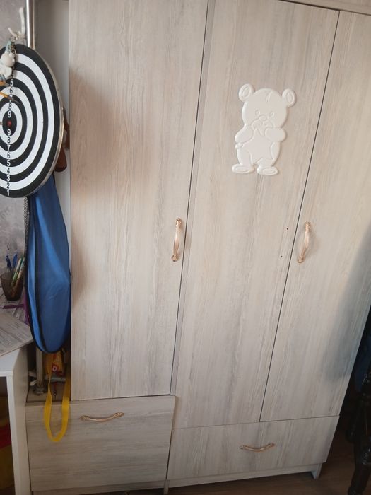 Детский шкаф в хорошем состоянии