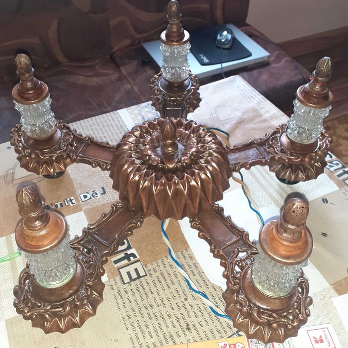 Красив Масивен меден  кристален полилей със  5 кристални чаши