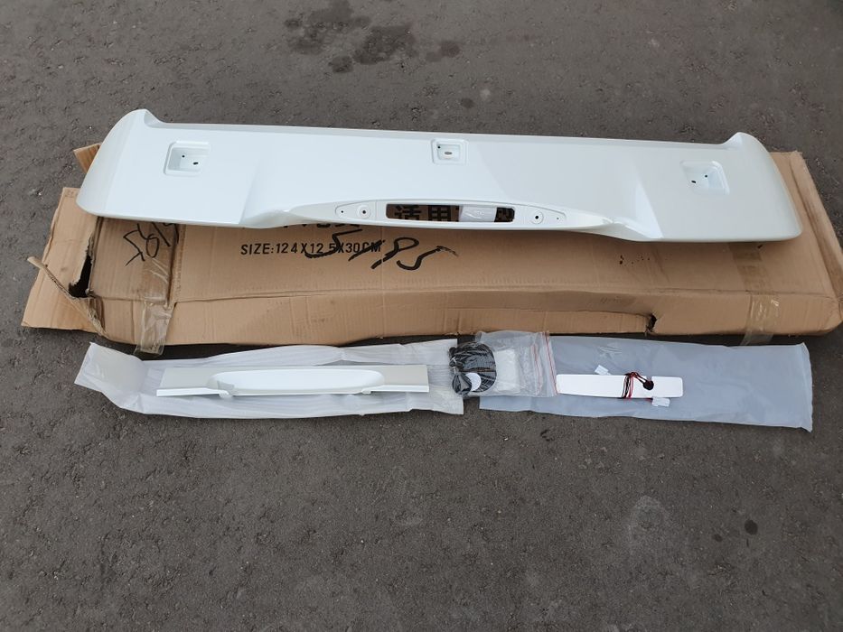 Спойлер Honda CR-V 2012/2017 белый