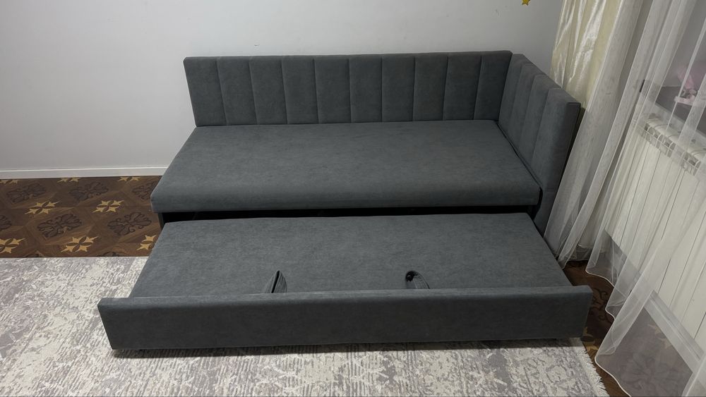 Продам детскую кровать (200/90)