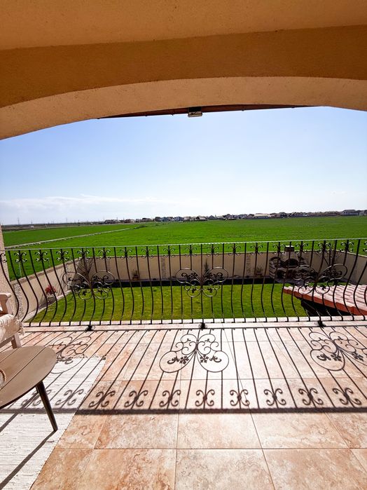 Villa în stil mediteranean, Livada, proprietar 0% comision.