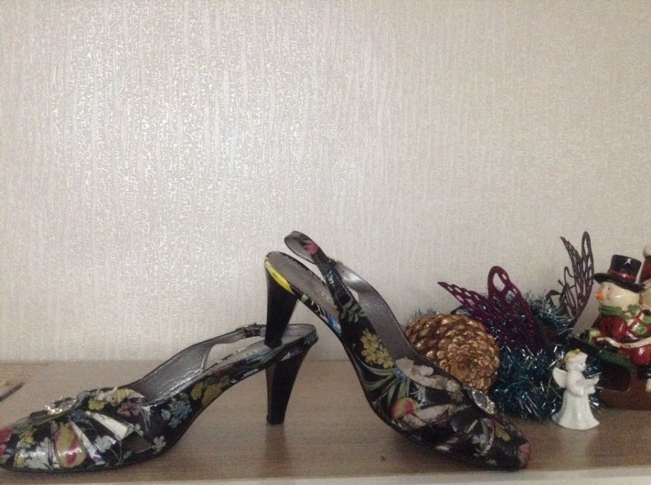 Итальянские туфли-босоножки