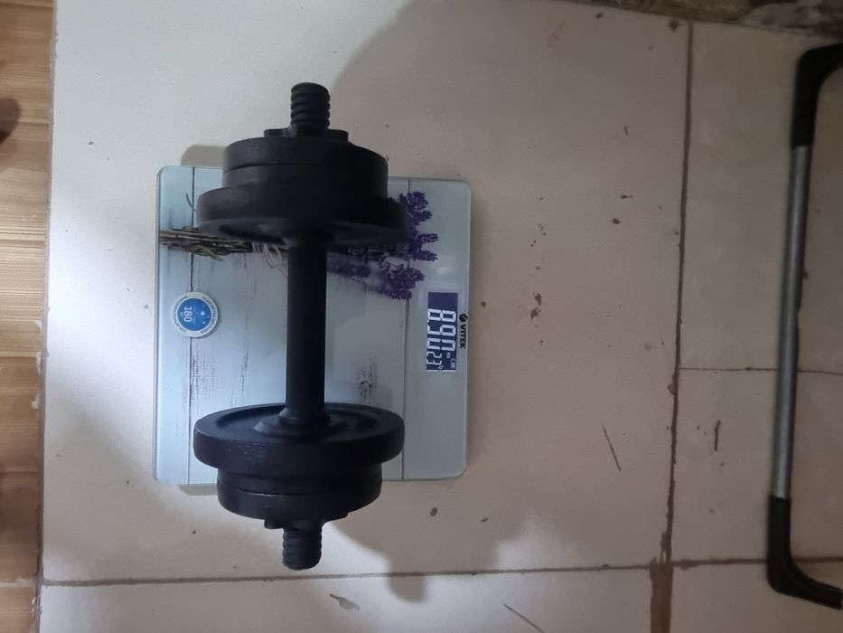 Продам гантель 9кг