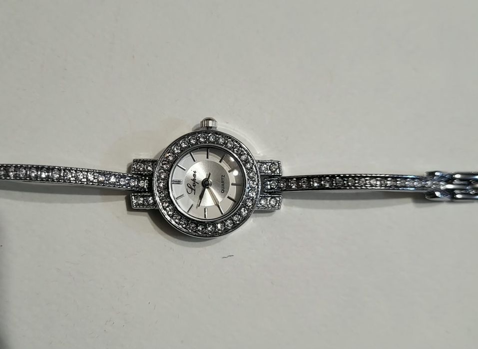 Ceas-brățară de damă superb, elegant