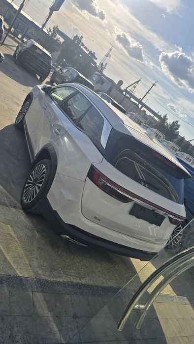 Автомобиль Soueast S09