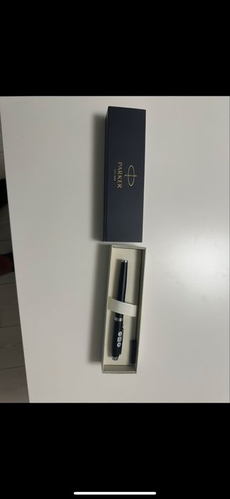 Pix Parker original, nou, cu cutie cadou