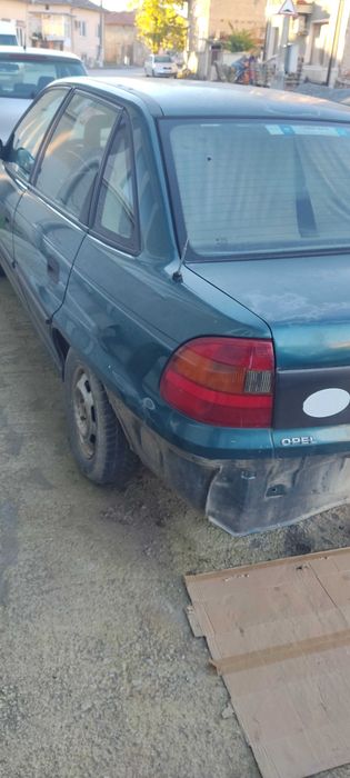 Опел  Астра на части