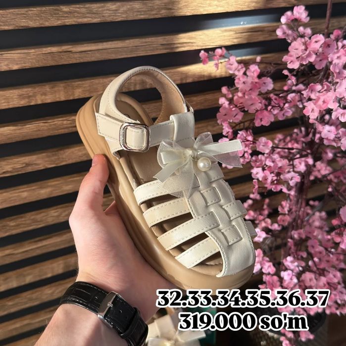 Oyoq kiyim 22dan 37gacha koyne 1yoshdan 4 yoshgacha
