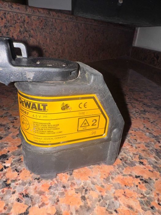 laser dewalt 2 linii