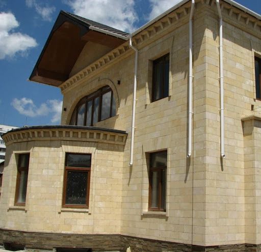 Фасадные работы или ремонт фасада. Штукатурка, покраска, травертин