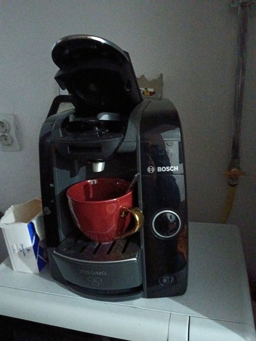 Vând aparat cafea Bosch capsule