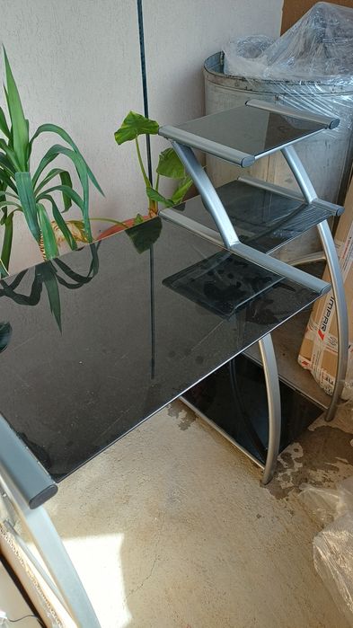 Birou metal-sticlă