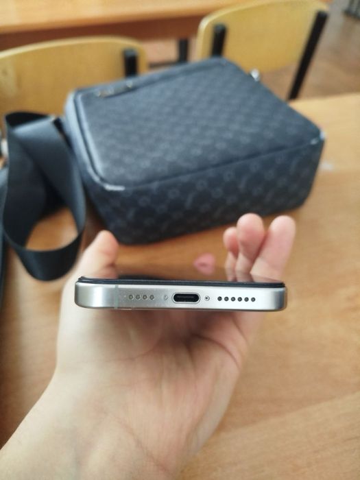 Продам iphone 15 pro max 256 Titan