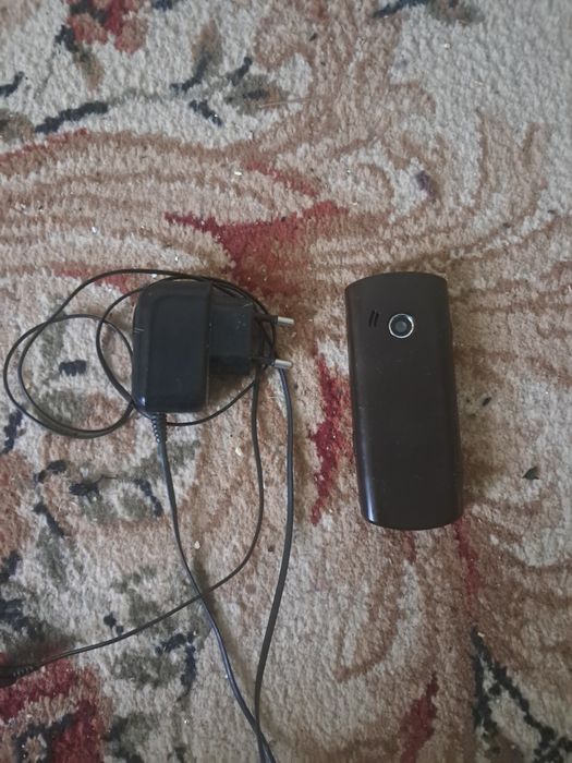 Продам телефон самсунг