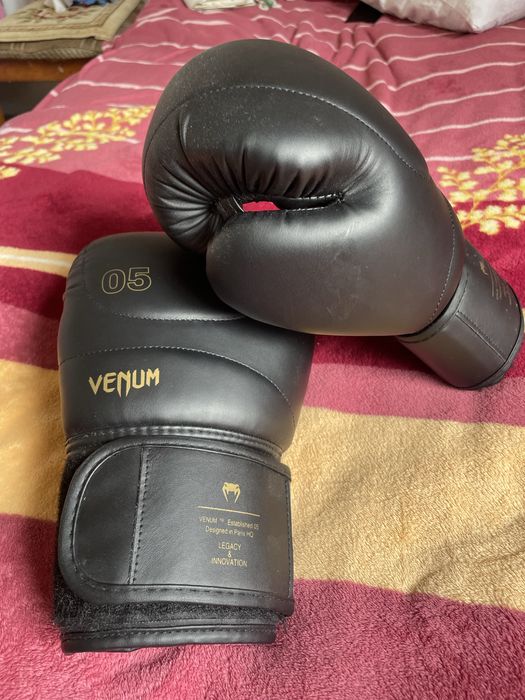 Срочно продаются боксеркие перчатки