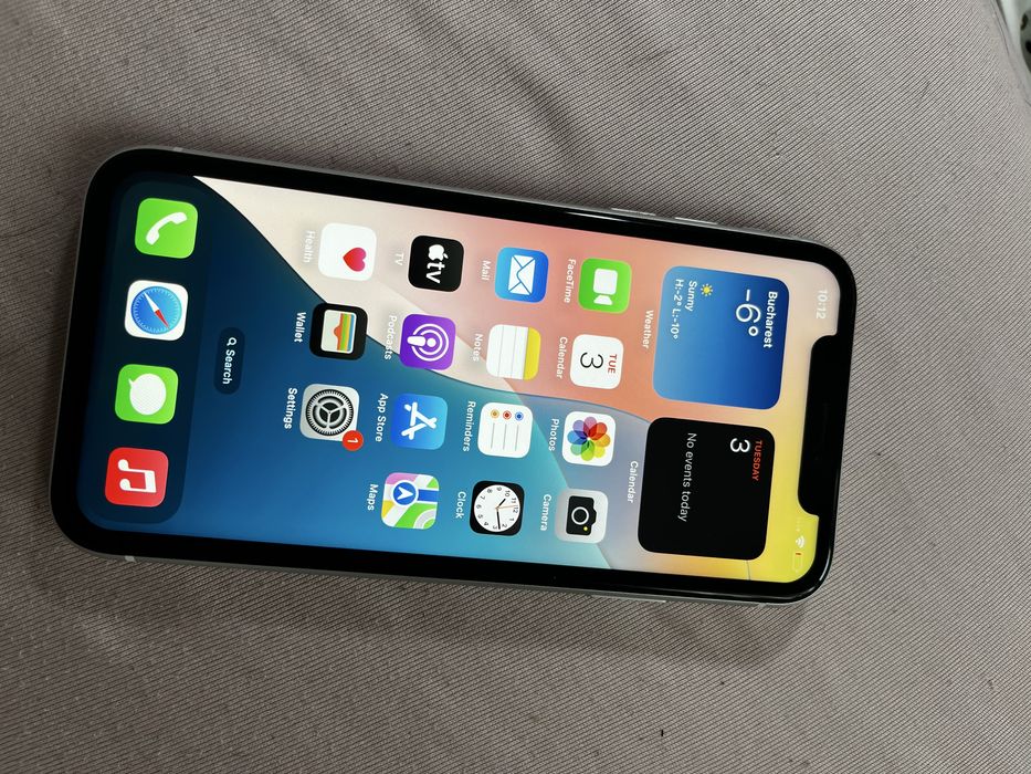 iphone xr.