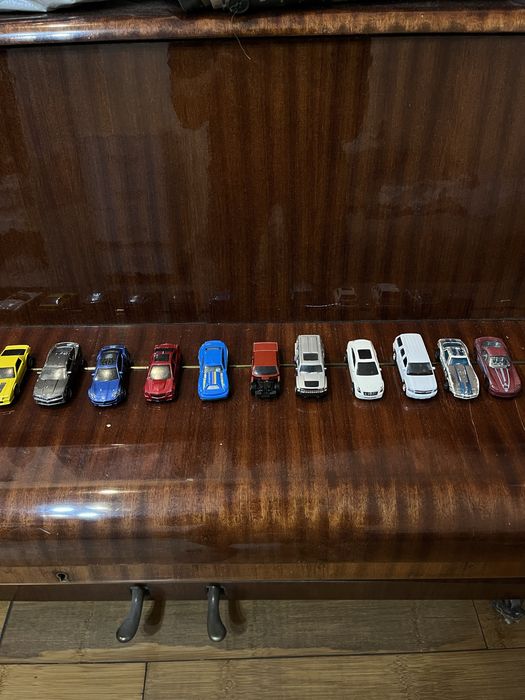 Машинки Hot wheels